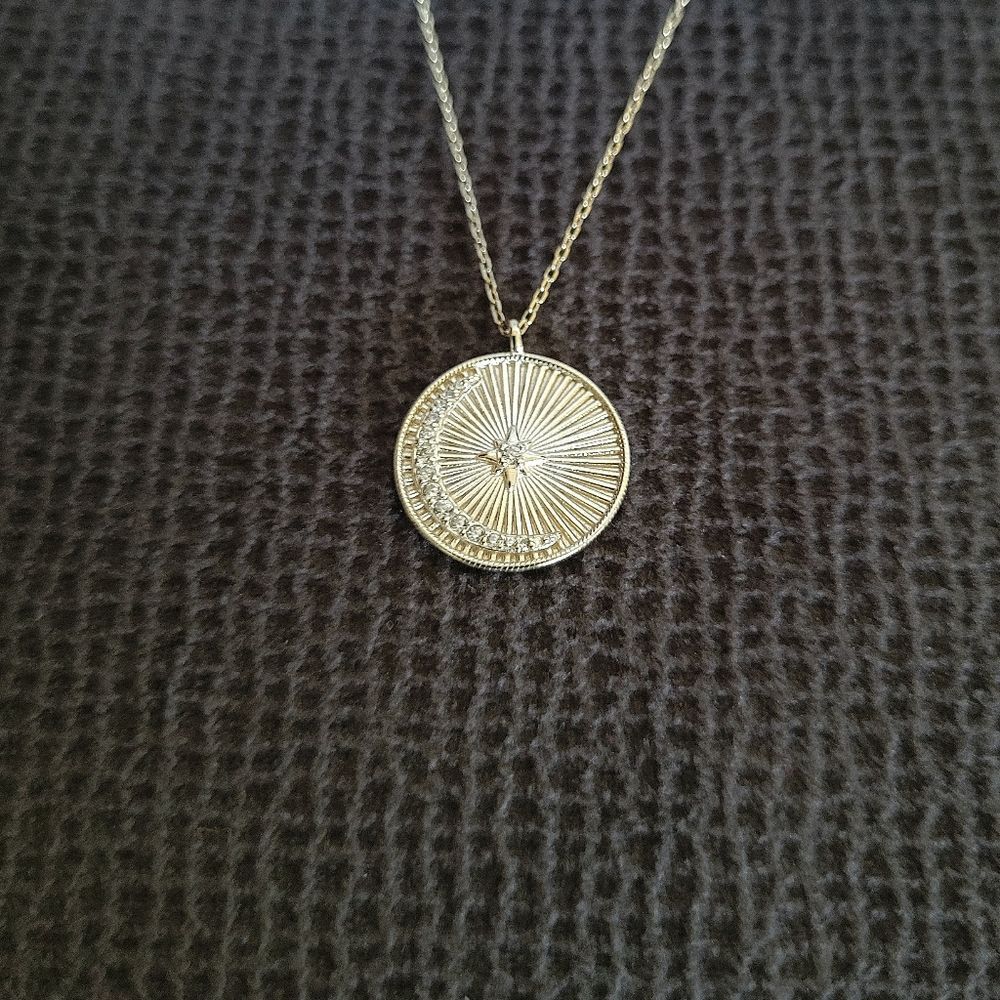 "The Moon"🌙 Disc📀 Pendant Necklace - NWT - Picture 2 of 12